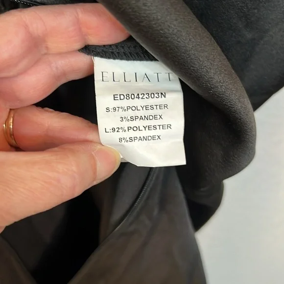 Elliatt Amari Satin Off The Shoulder Jumpsuit Size XS In Black - Picture 15 of 16